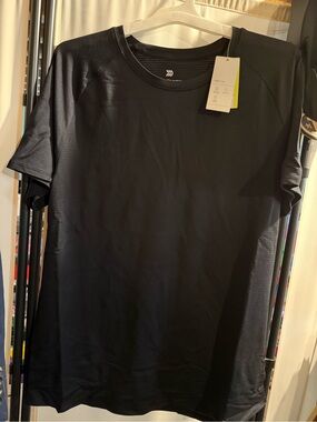 Men's Black raglan tee all in motion